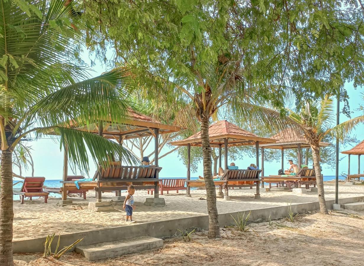 Nusa Indah Bungalows Gili Air Eksteriør billede
