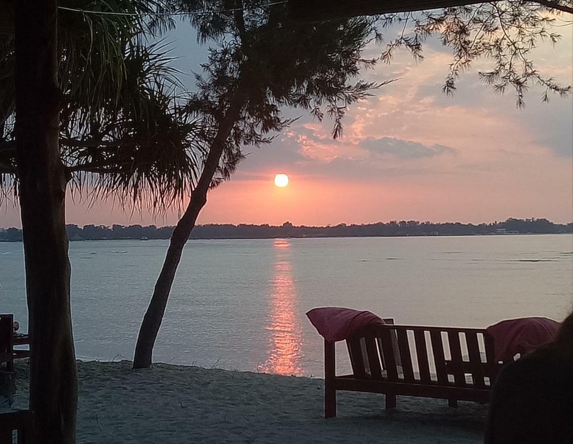 Nusa Indah Bungalows Gili Air Eksteriør billede